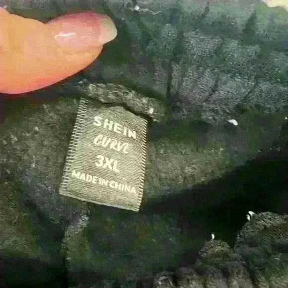 SHEIN Curve Women’s sweatpants shorts - Picture 5 of 5